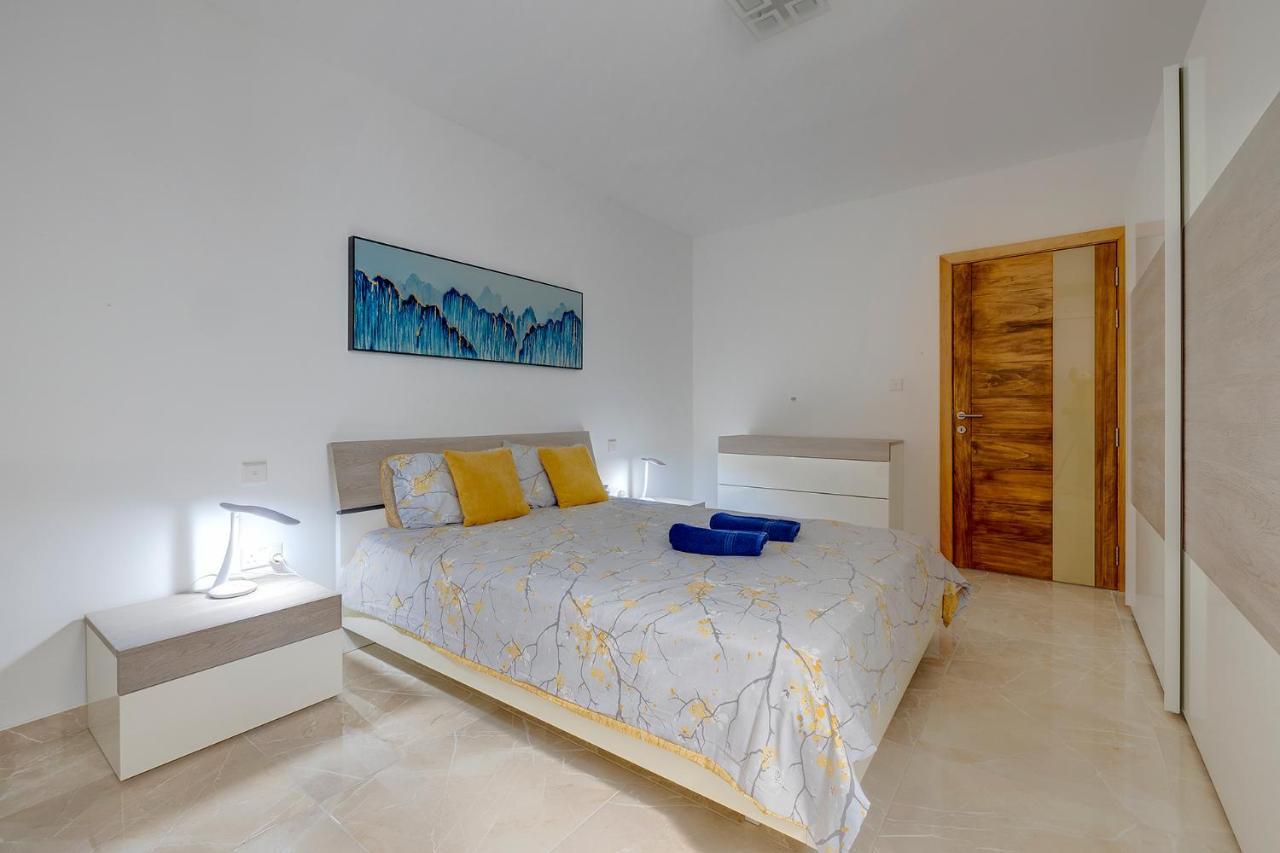 Modern 2Br Apartment In Central St Julian'S Saint Julian's Eksteriør bilde